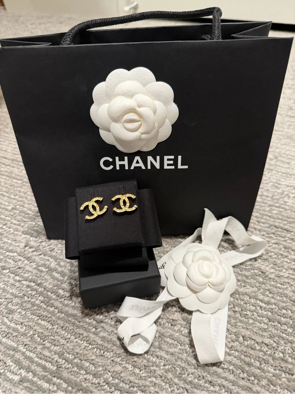 Chanel CC Stud Earrings in Gold